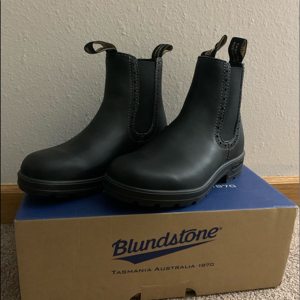 Blundstone Boots new with box